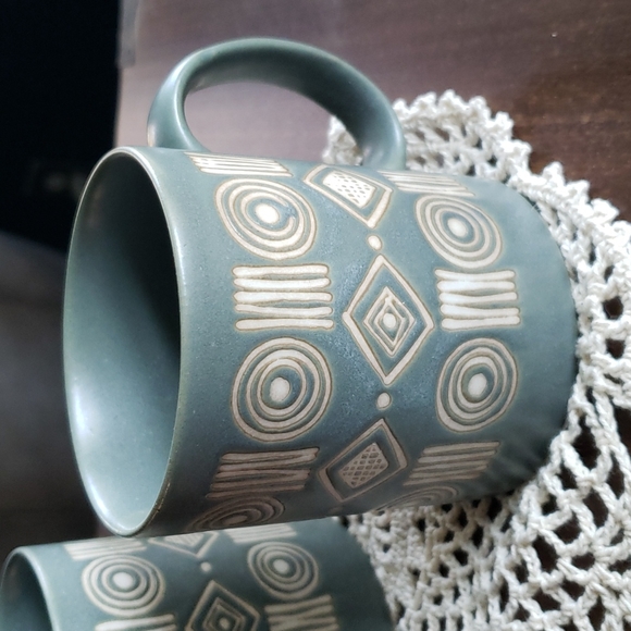 Vintage Pottery Barn Aztec Sgraffito Bongo Green Mugs - Picture 5 of 9